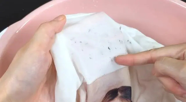 衣物發(fā)霉了怎么辦？應該怎么去除